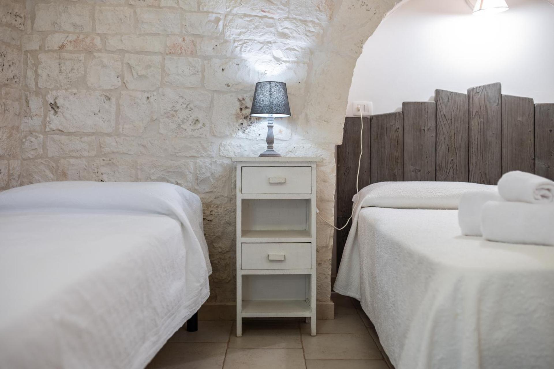 Trulli Di Mezza Vila Cisternino Exterior foto